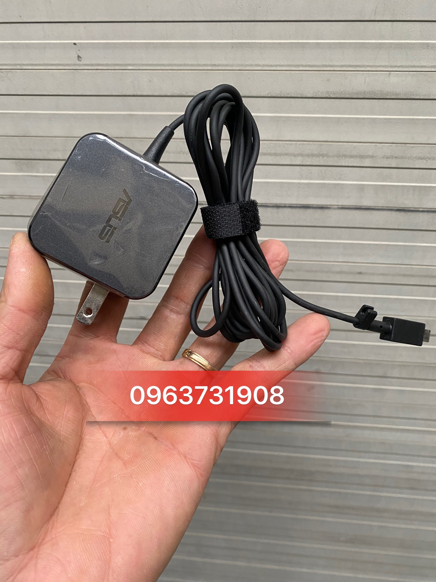 Dây sạc laptop Asus E200 E200H E200HA E202SA nguyên bản theo máy