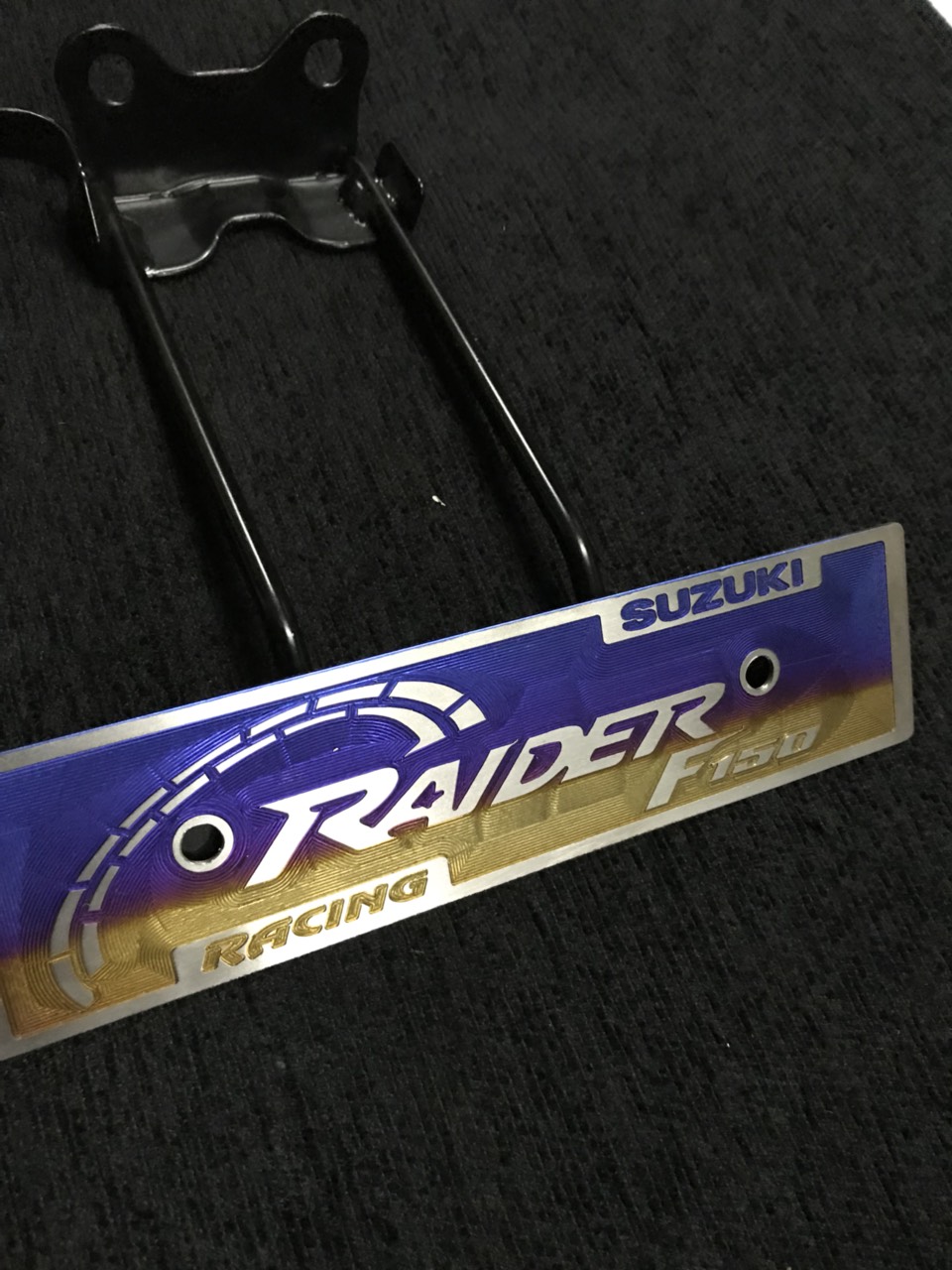 BỘ 2 PAS BẢNG TÊN  RAIDER FI VÀ BẢNG TÊN TITAN 3D RAIDER FI