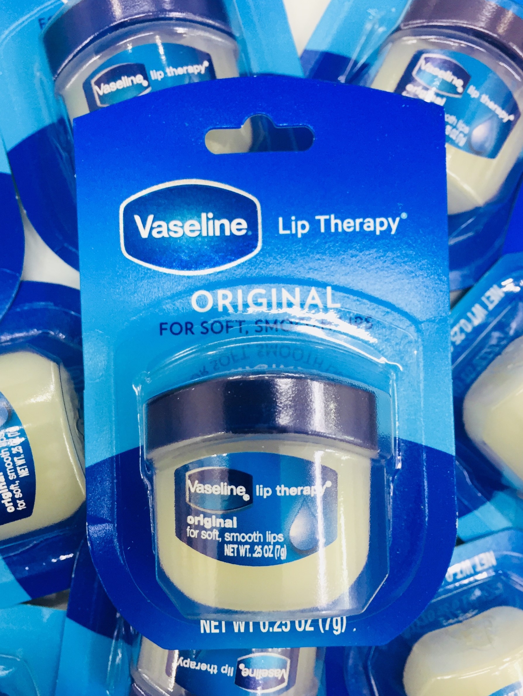 Sáp Dưỡng Môi Mềm Mịn Vaseline Original/ Rosy Lips 7g