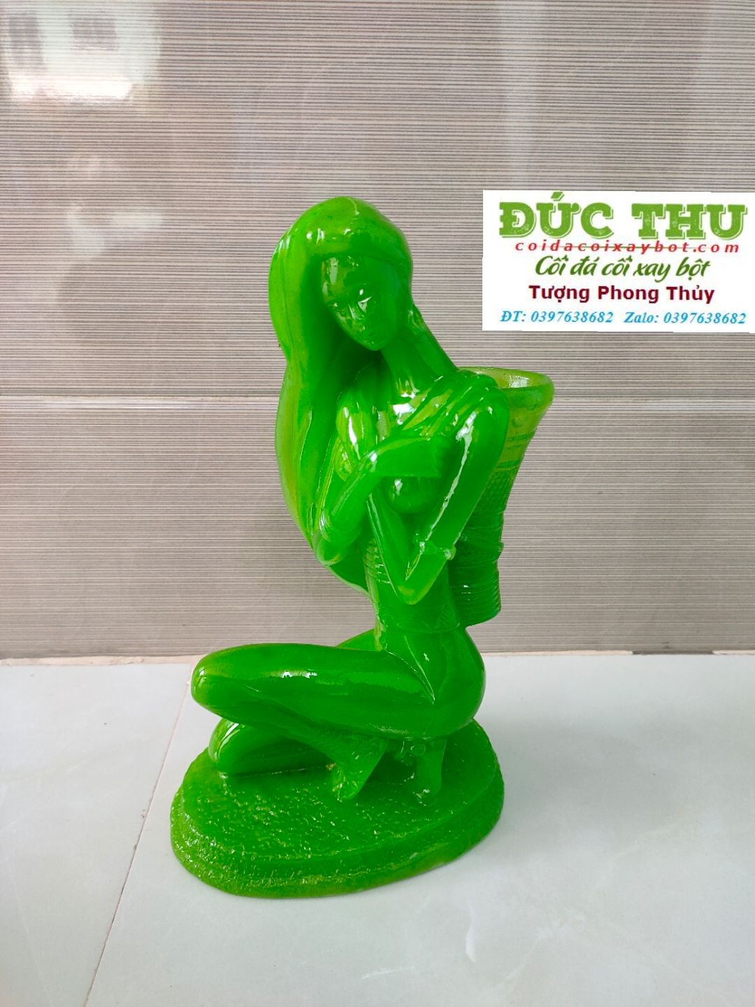 Tượng Cô Gái Vùng Cao