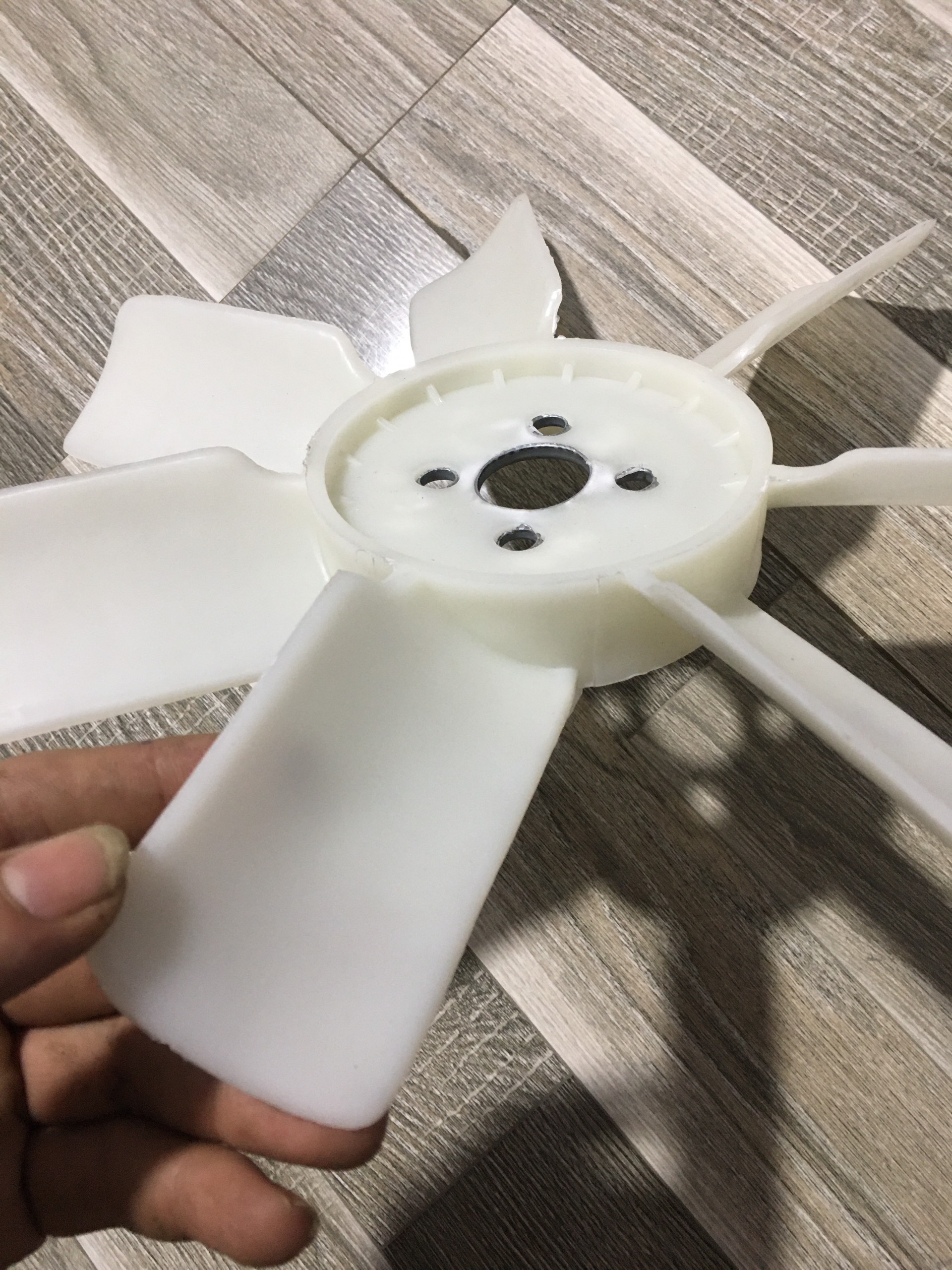 Sản phẩm gia đình làm: Cánh quạt 480 7 cánh lỗ bắt phi 28 dài 32cm