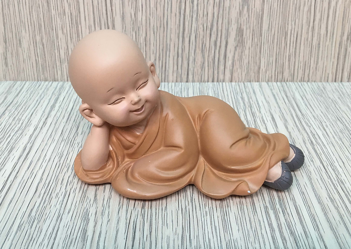 [HCM]Bộ tượng 2 chú tiểu vàng nằm thư giản
