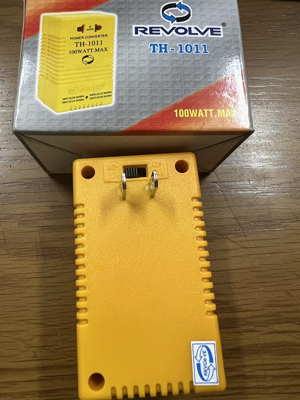 Adaptor 100W 80W đổi điện 220V ra 110V Revolve TH-1011