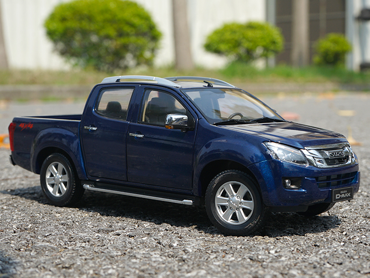 Mô hình xe Isuzu D-Max tỉ lệ 1:18