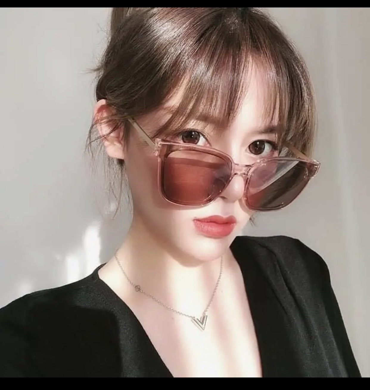 Kính mát nam nữ chữ v gọng hợp kim siêu đẹp siêu bền phù hợp cho cả nam và nữ 632