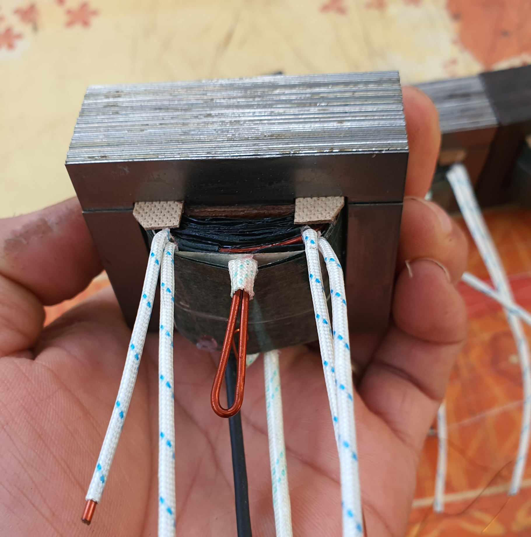 Biến áp kích cơ fe 22x25 chạy cho 12 đến 16d718 chạy e chung
