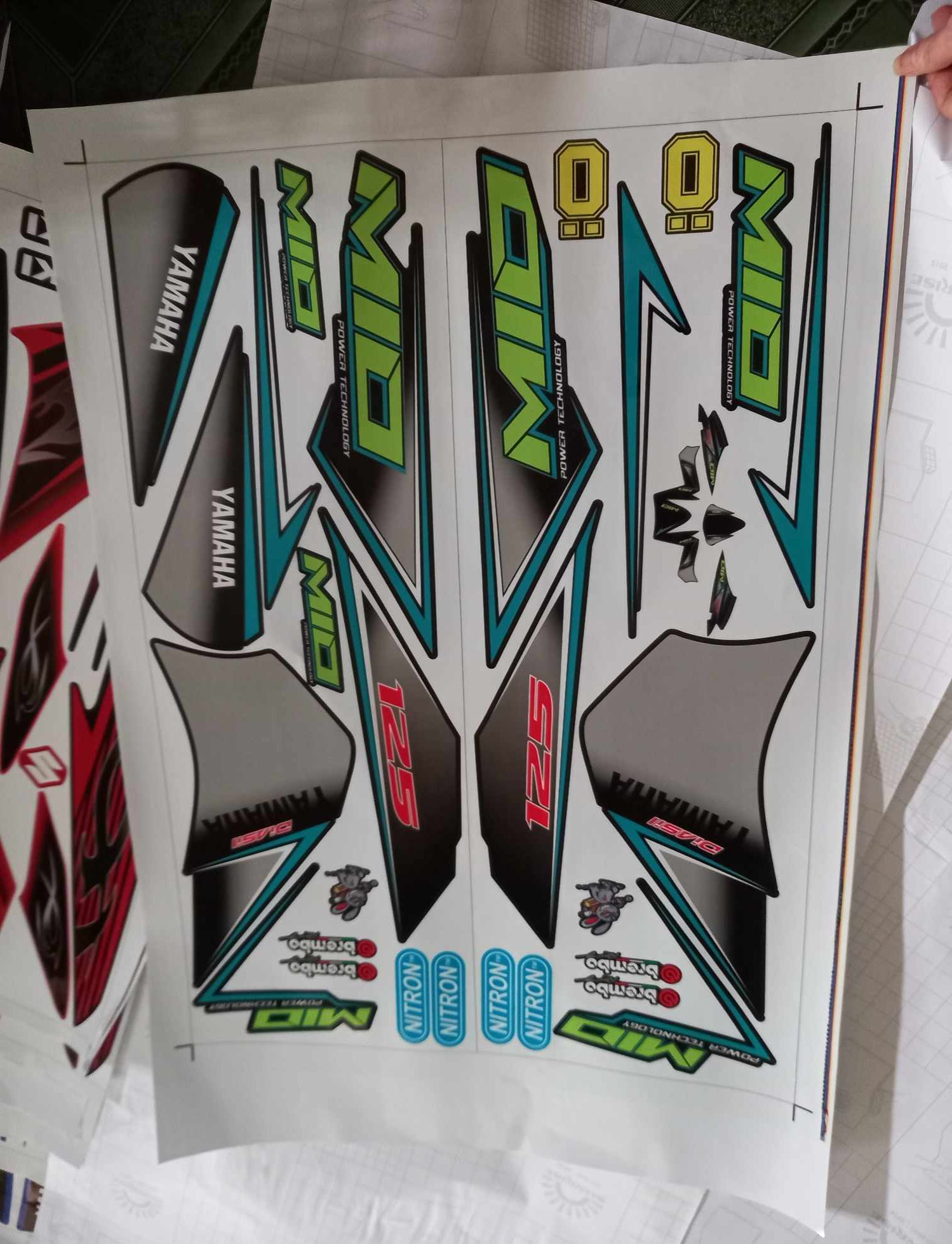 Tem rời mio ultimo xám xanh nón dán xe đen