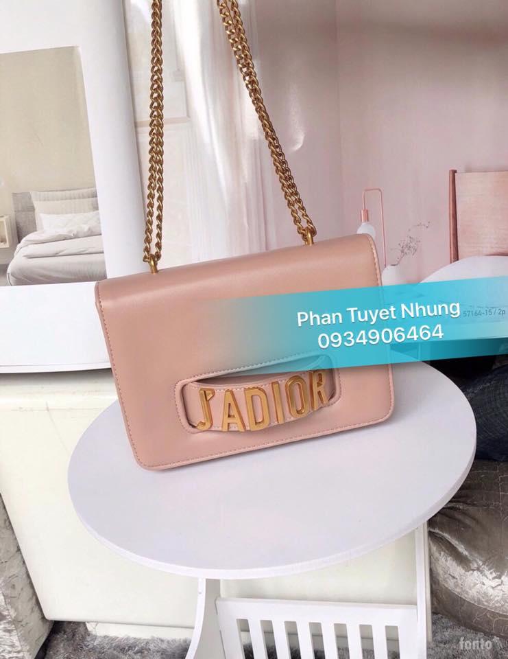 Túi Jadior đang làm mưa làm gió đây ạ