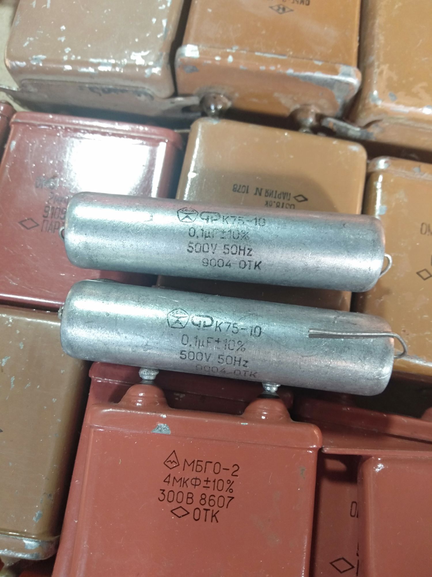 Tụ Nga 0.1uf 500v