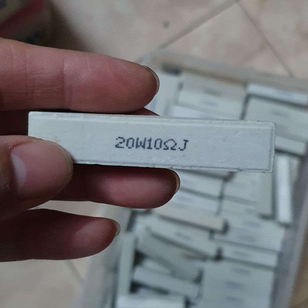 Trở sứ 10 ôm 20w giá bán 5 con