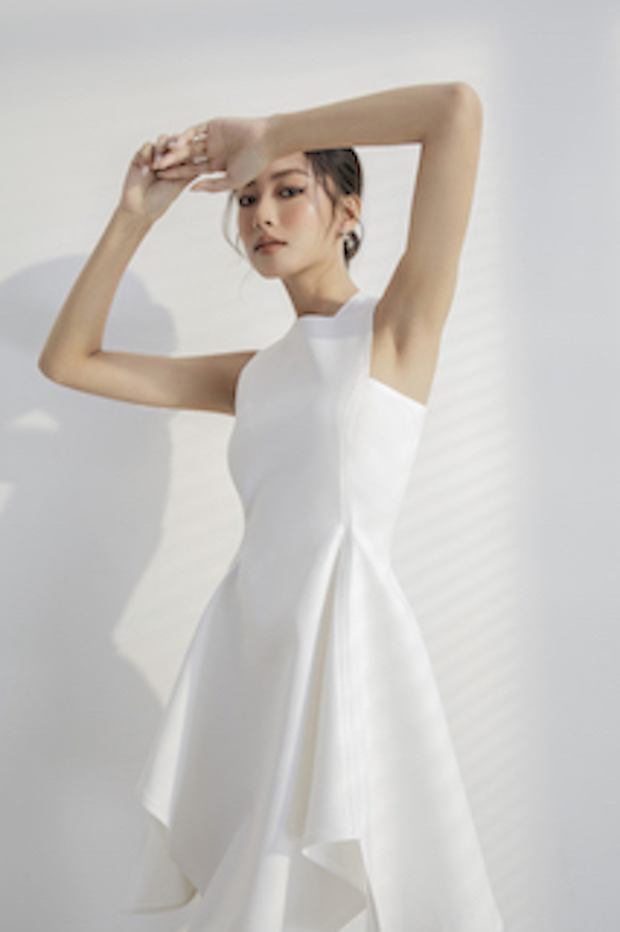 Des Fleurs Đầm liền thân trắng - Sisley Structured Dress