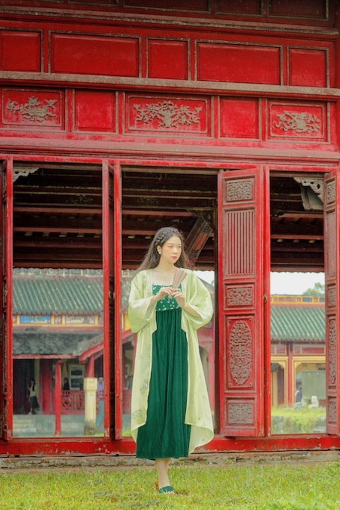 Sumire Store Áo khoác in Hoa Niên Ca - Xanh cốm