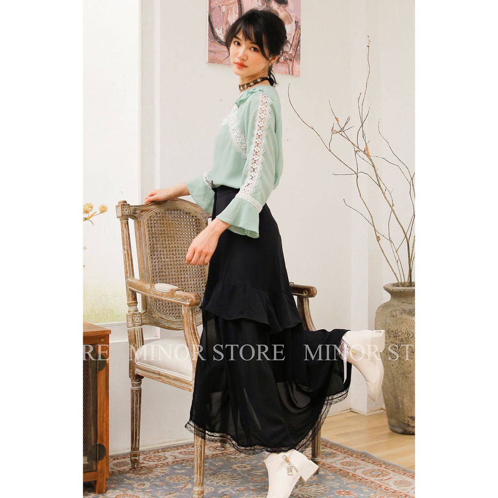 CHÂN VÁY ĐEN DÀI XẺ ĐÙI 2 TẦNG [MINOR SAUDASE]
