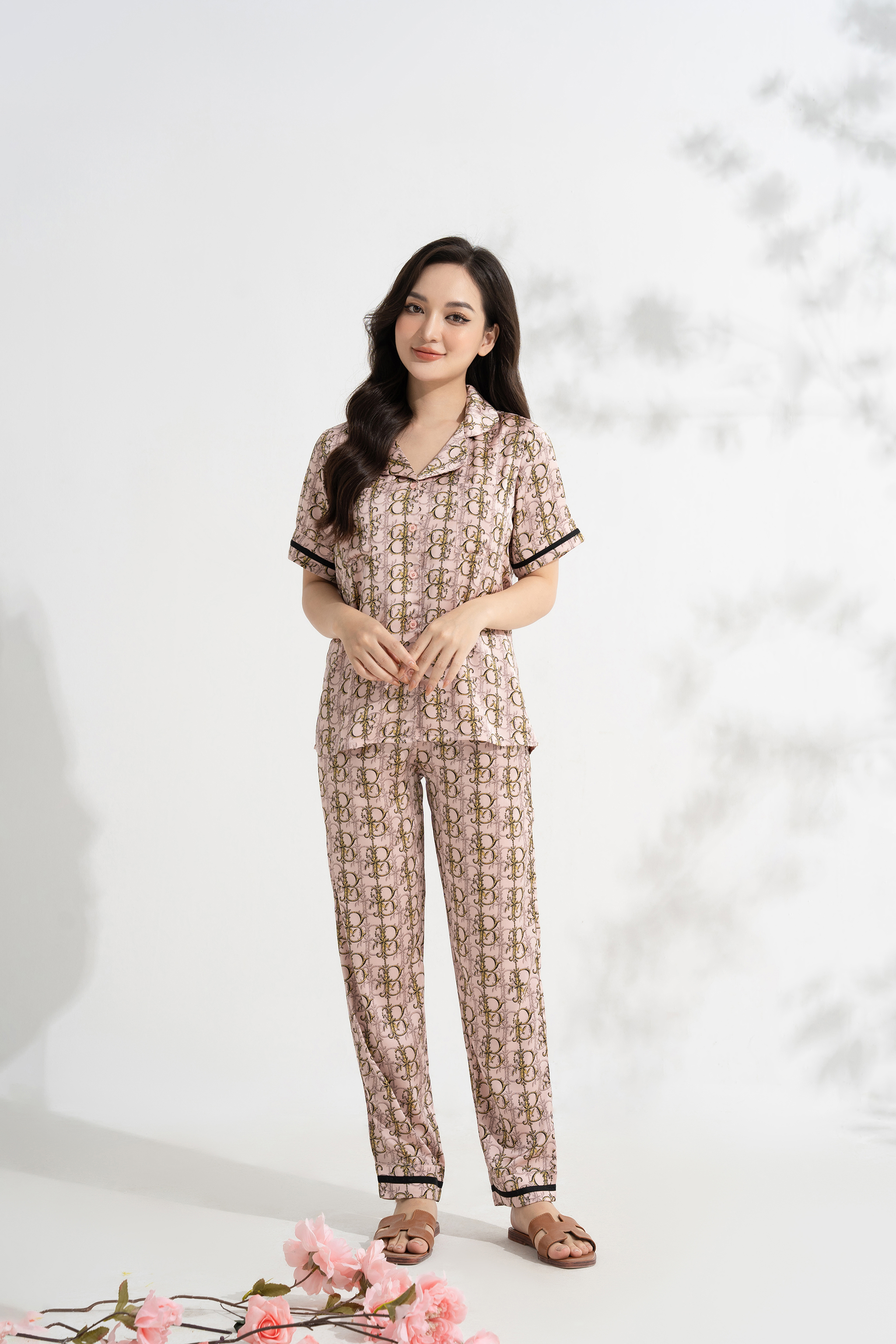 Bộ lụa mặc nhà cộc tay SXH230801