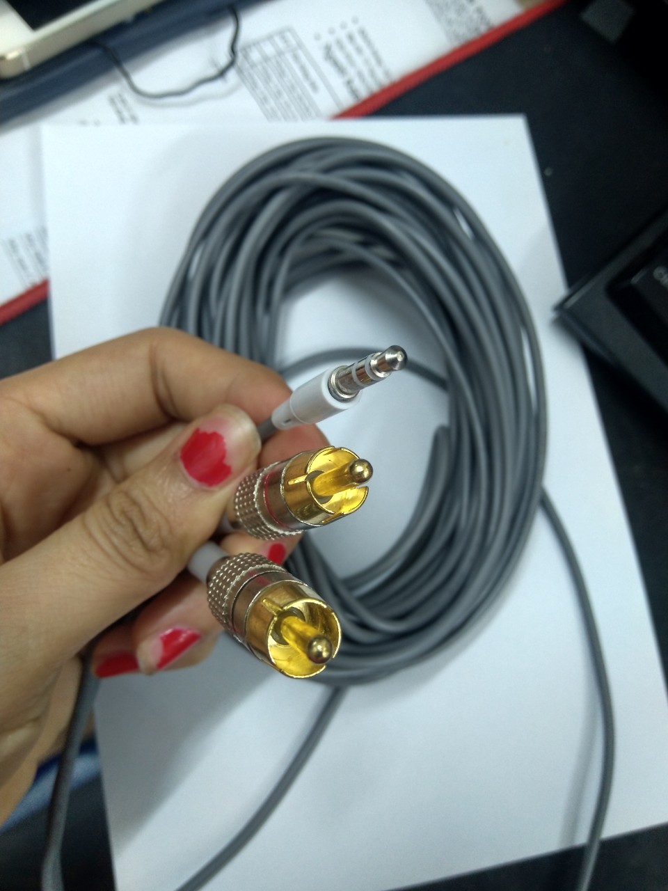 Dây loa 1 ra 2 AV dài 10m giá rẻ
