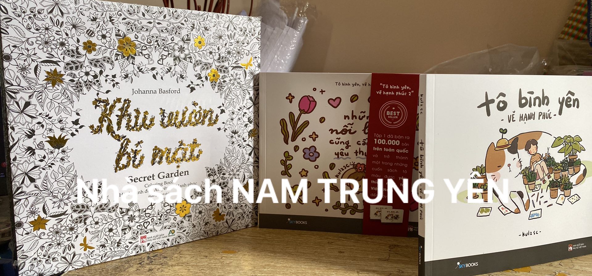 Sách tô màu - combo những nỗi buồn cũng cần được yêu thương + khu vườn bí mật