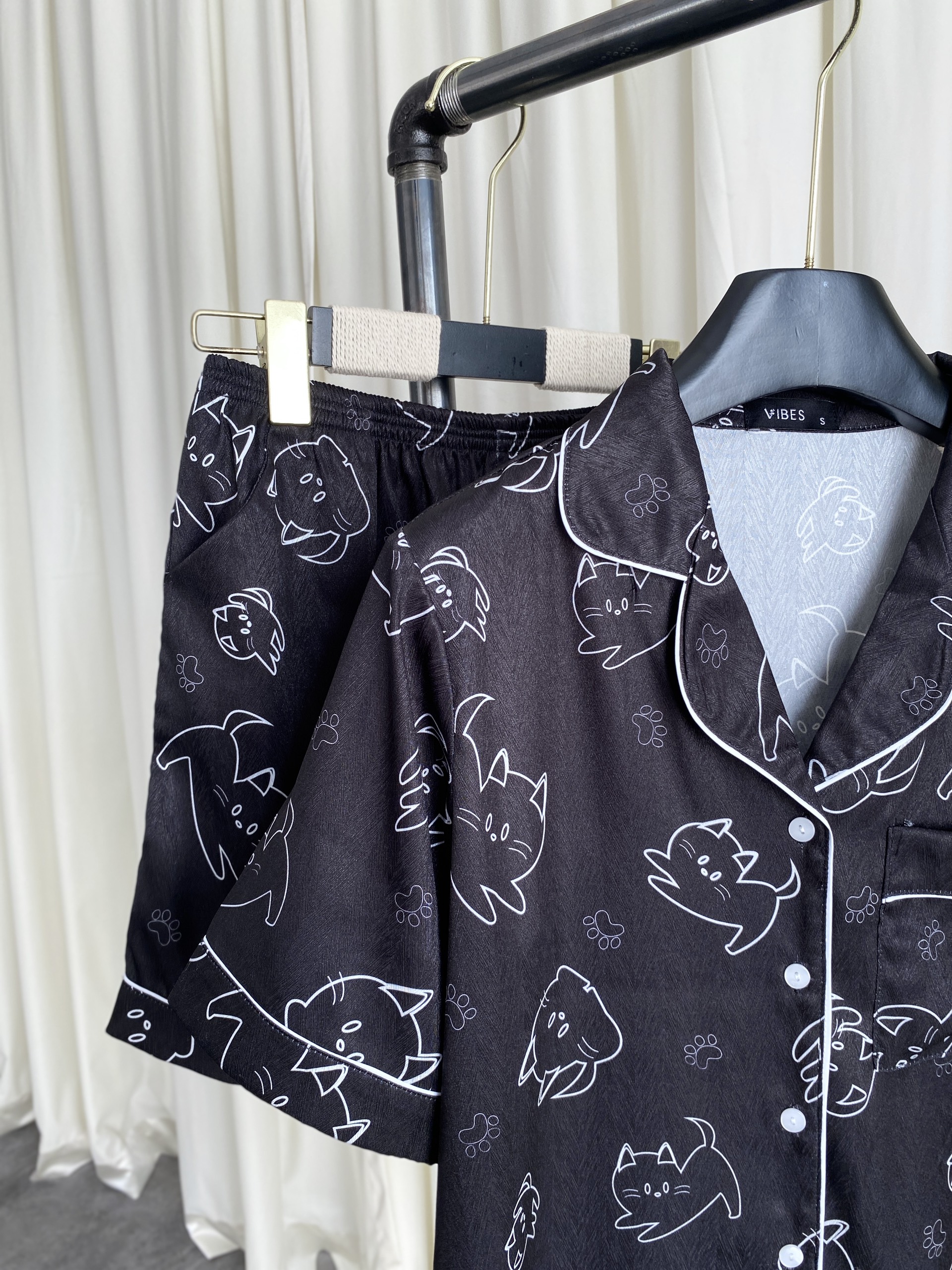 VIBES Pijama ngắn Lụa xước Mimi Py Set