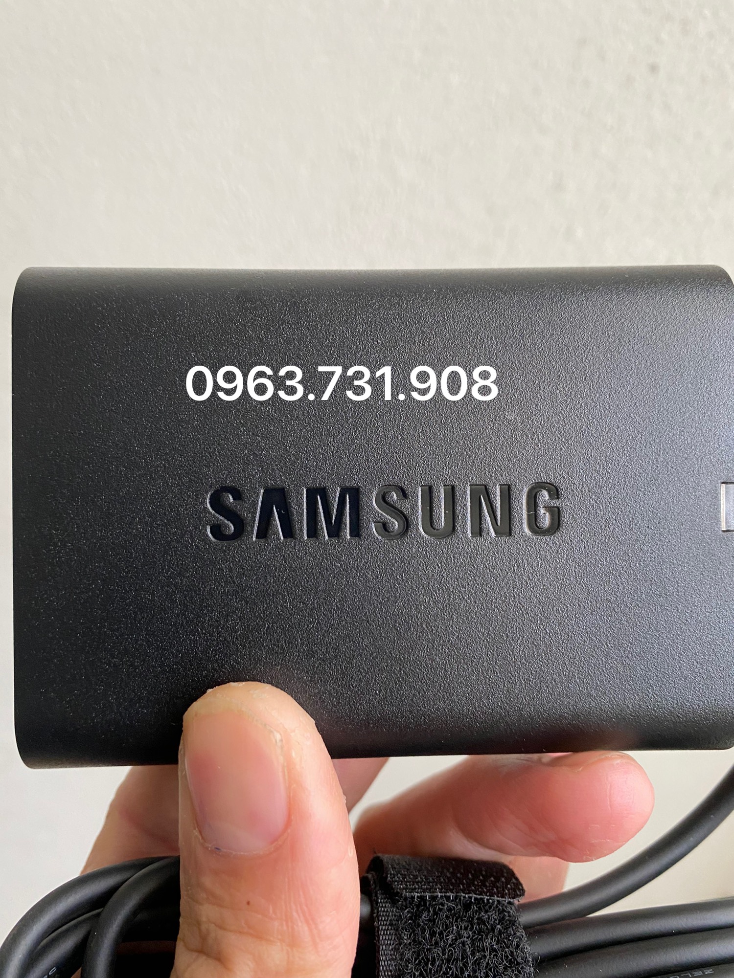Sạc laptop samsung 19v 2.1A chân nhỏ
