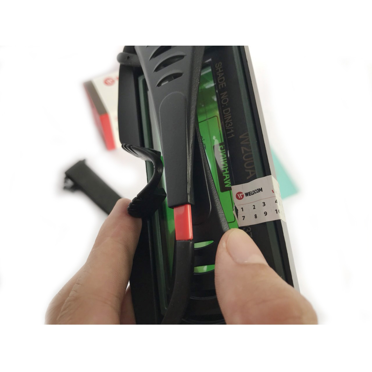 Kính điện tử Weldcom W200A dùng cho hàn xì, hàn que, hàn mig