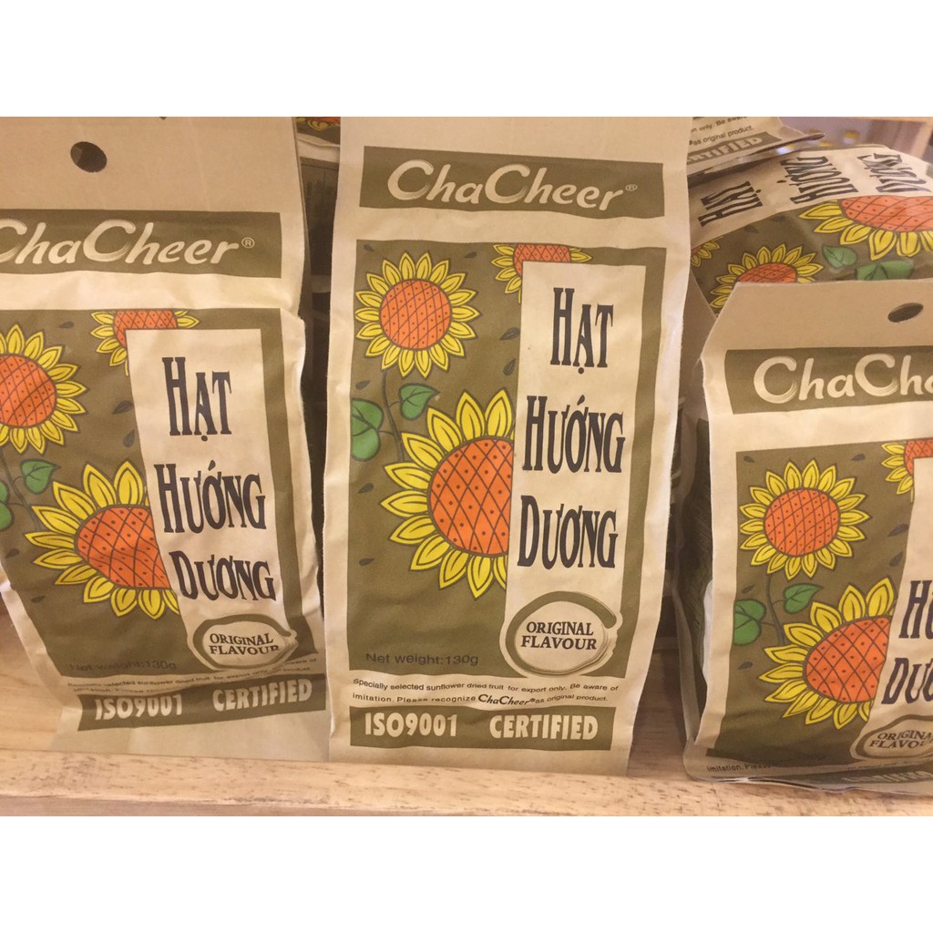 Hạt hướng dương CHACHEER hai hương vị: NGUYÊN VỊ-ORIGINAL FLAVOUR và VỊ DỪA, bịch 130g