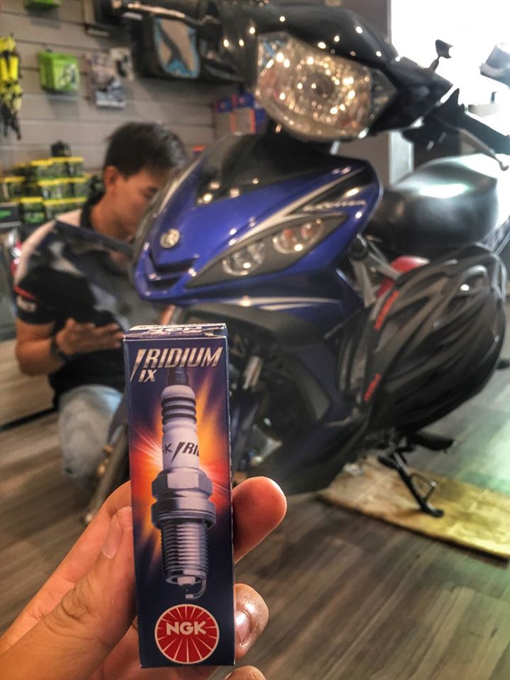 [Motoworld Phân Phối] NGK Bugi CPR9EAIX-9 Iridium IX