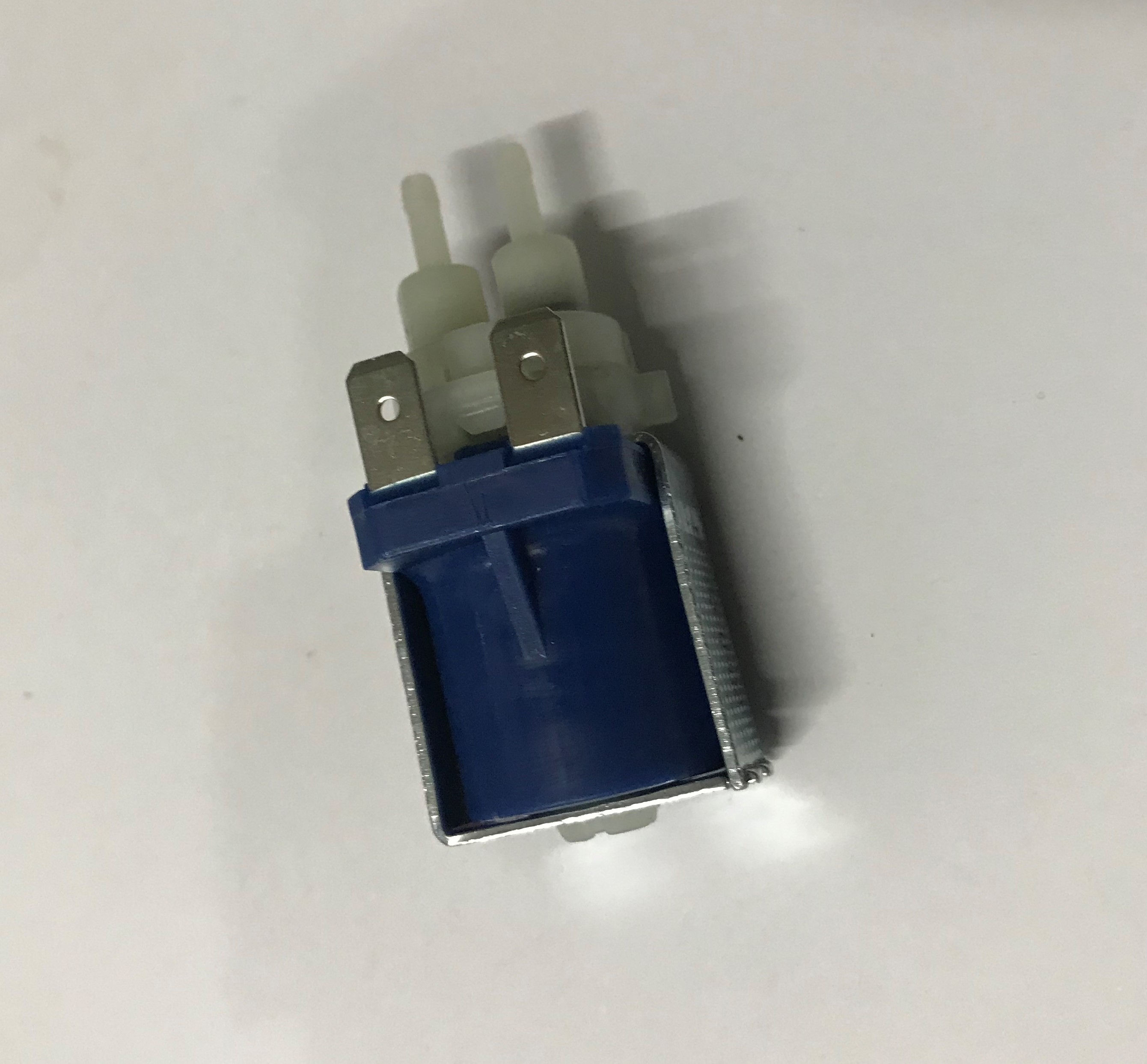 Bơm bàn ủi ( bàn là ) hơi nước cầm tay 9 W