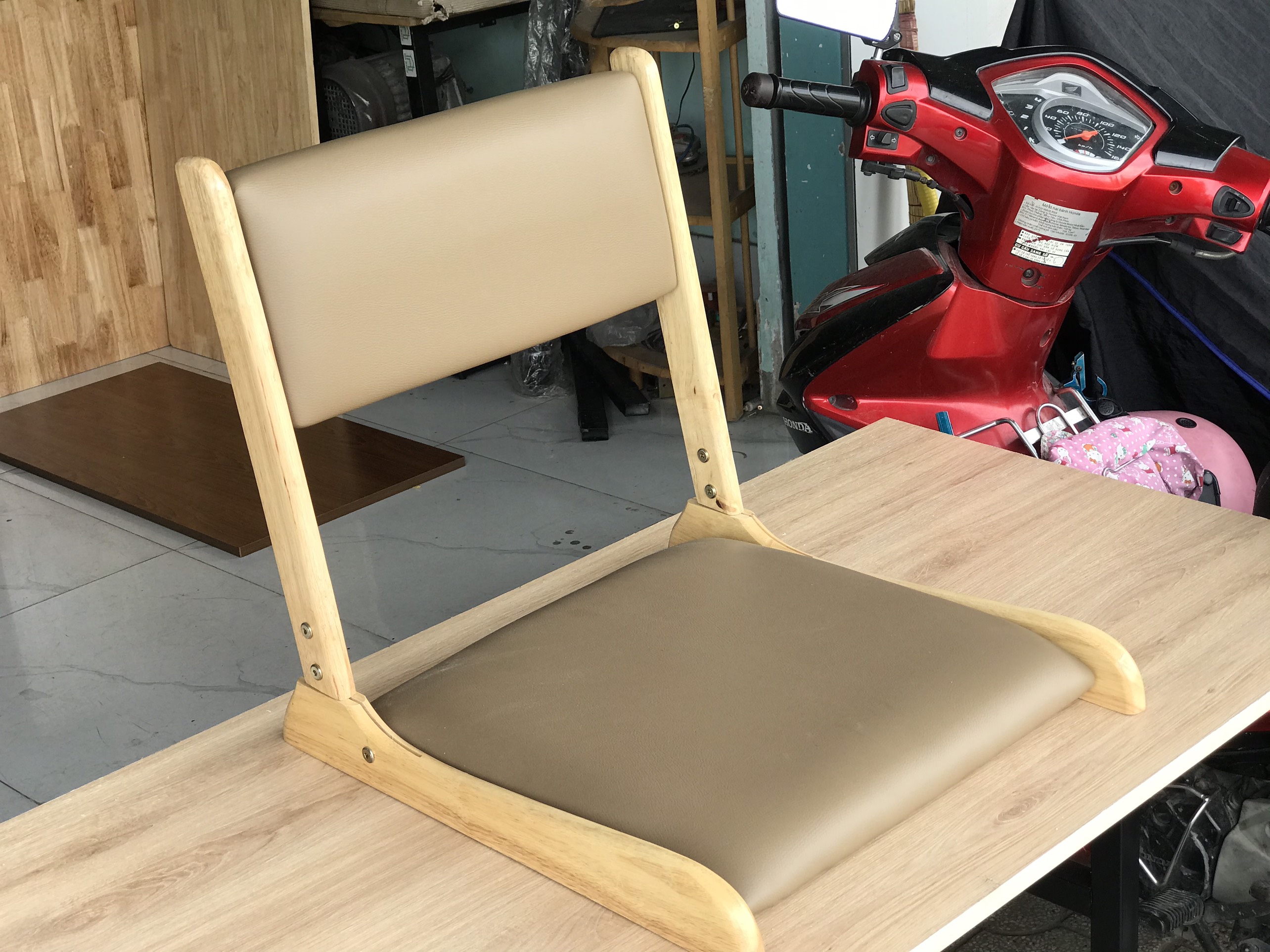 Ghế bệt tựa lưng