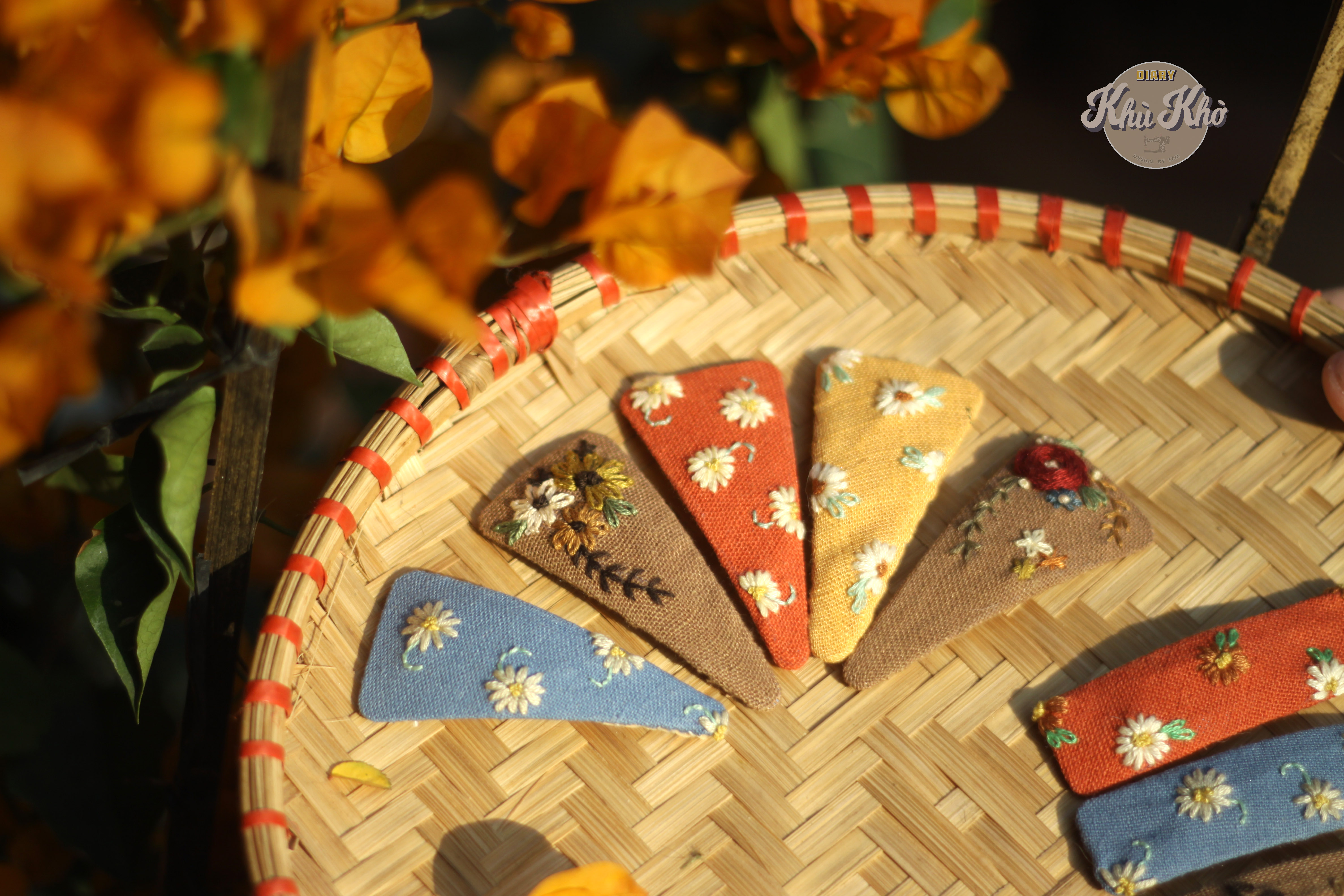 SET 2 KẸP TÓC HANDMADE THÊU TAY chat để chọn mẫu