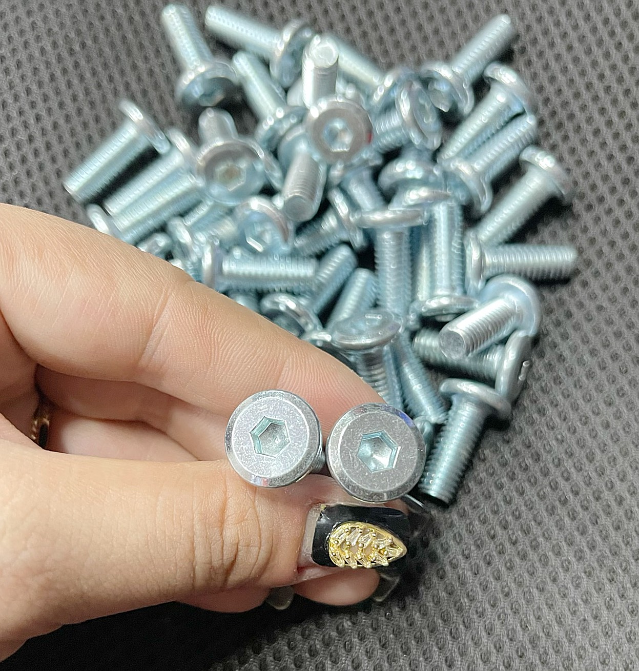 Ốc đĩa lục giác 8li20 cho các dòng xe