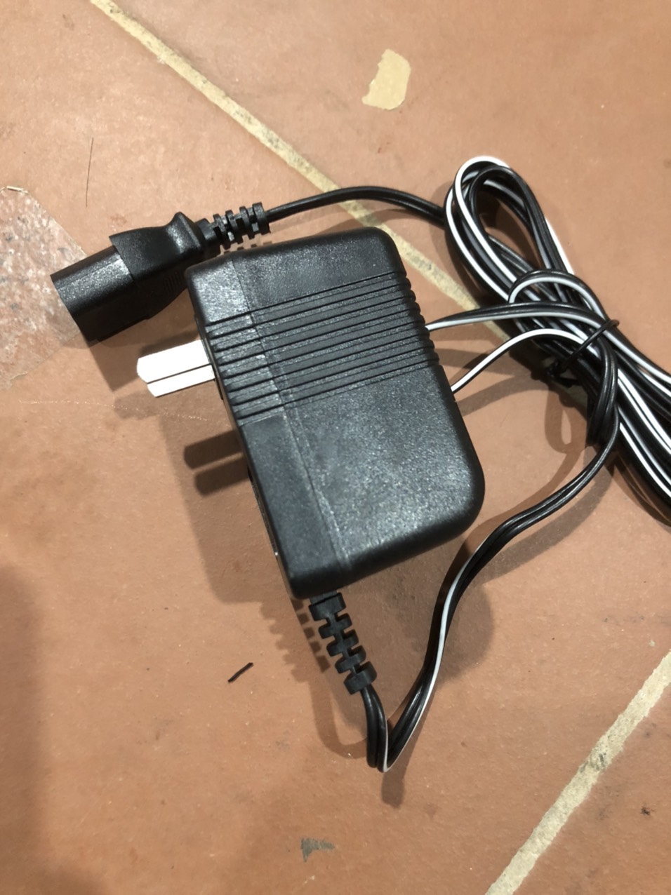 Sạc acquy 12v bình bơm nông nghiệp