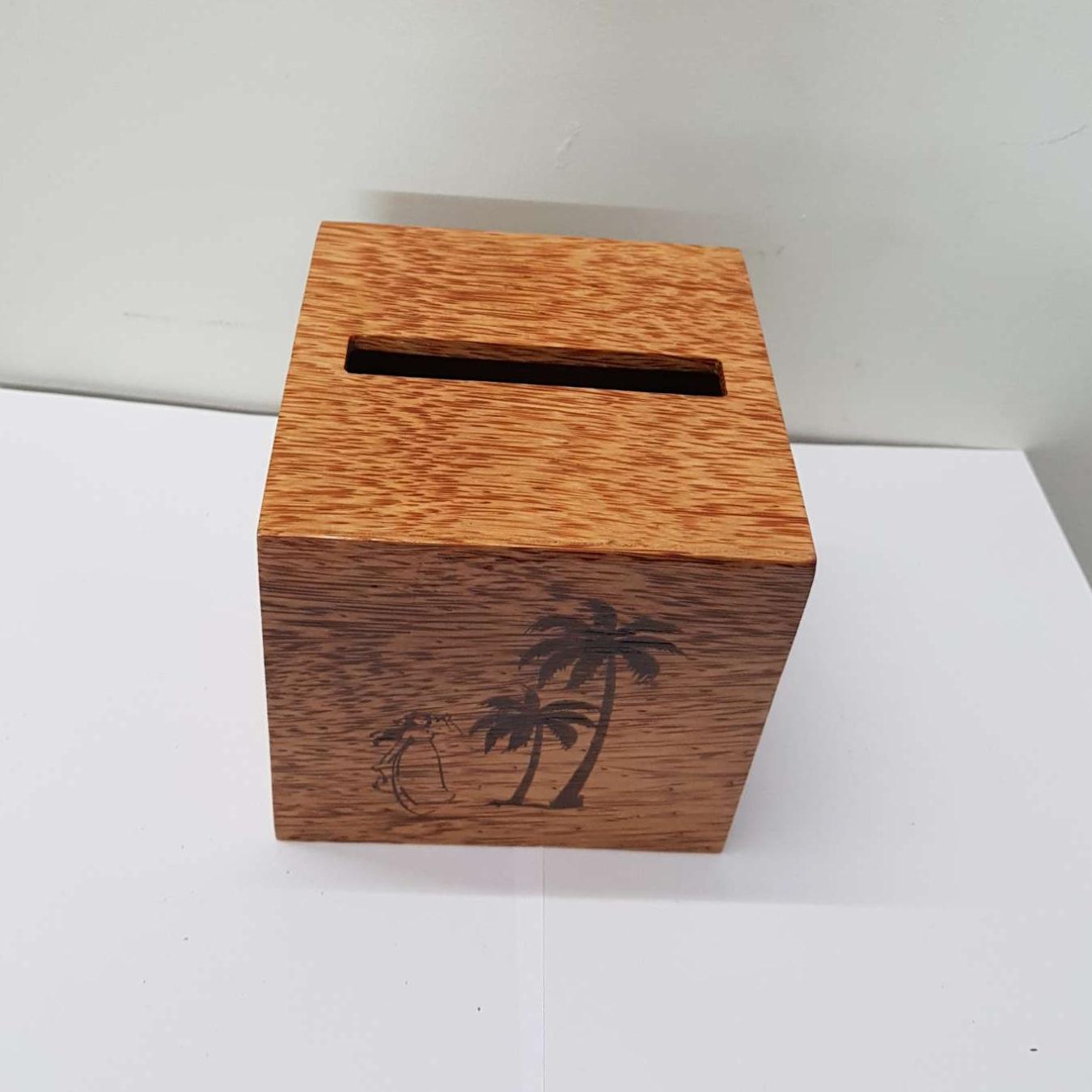 Hộp đựng khăn giấy vuông gỗ dừa ( khe dài)