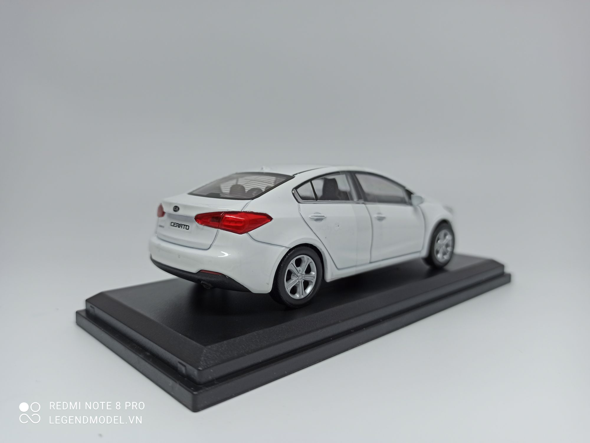 Mô hình Kia Cerato tỷ lệ 1/38