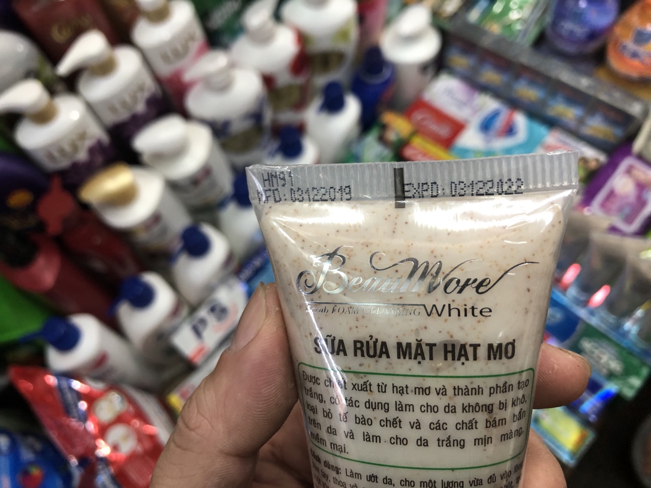 SỮA RỬA MẶT HẠT MƠ BEAUMORE 120g