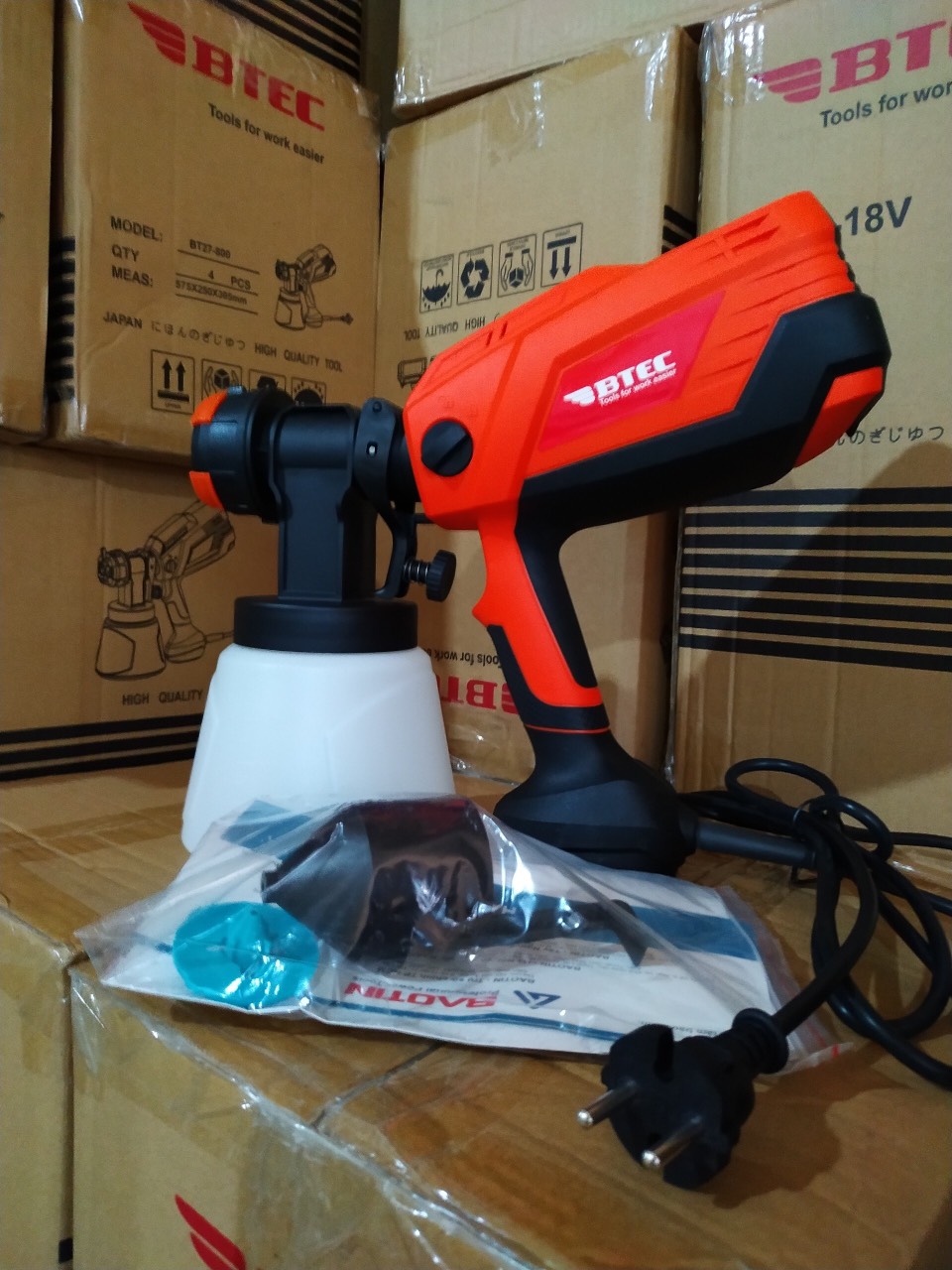 [HCM]Máy phun sơn dùng điện BTEC BT23-800