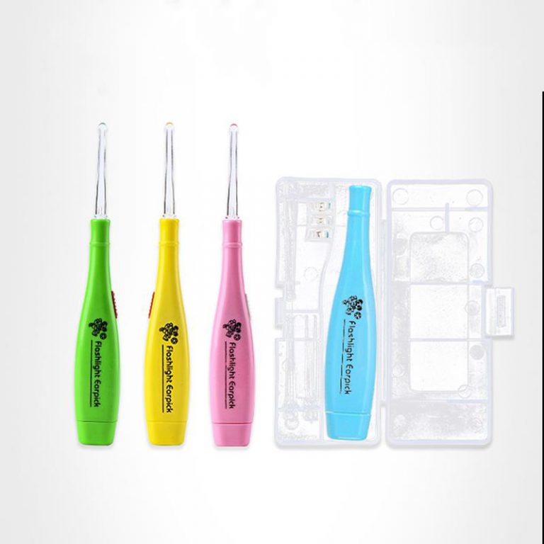 Dụng cụ soi tai cho bé