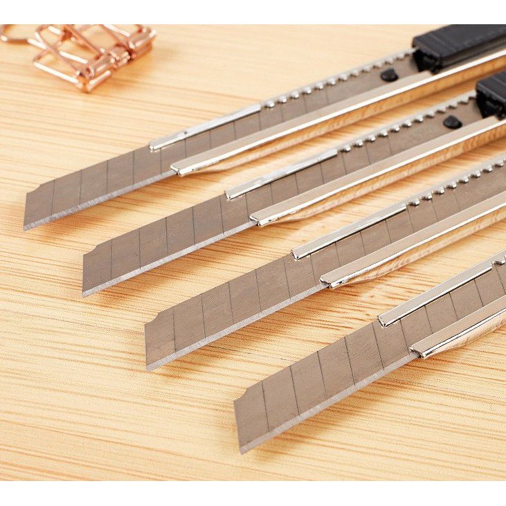 Dao rọc giấy vỏ inox Baoke 9mm