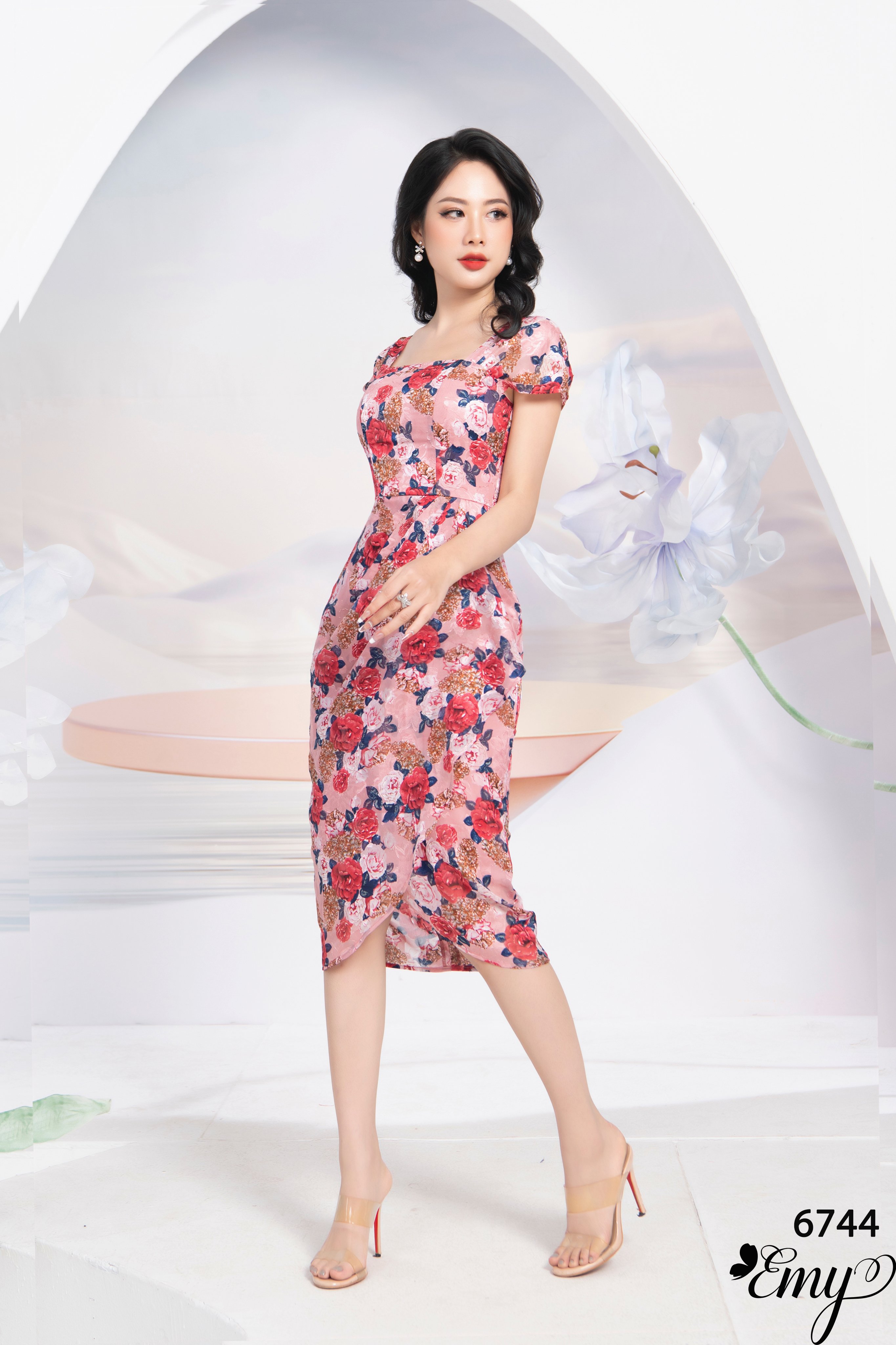 Đầm EMY EM6744 Body Tùng Bèo 1 Bên