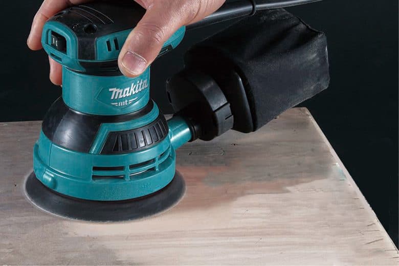 Máy chà nhám rung tròn Makita M9204B