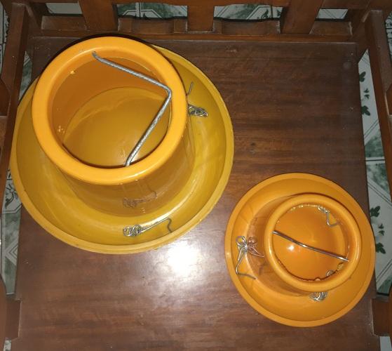 Máng Ăn Thức Ăn Khô Cho Gà Vịt Size S