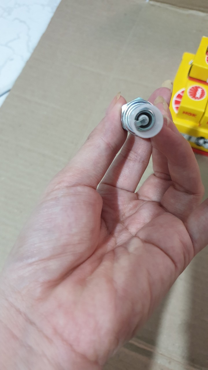 [HCM](JAPAN - NGK) BUGI DÙNG CHO ĐỘNG CƠ 4 THÌ NGK. HÀNG CHÍNH HÃNG