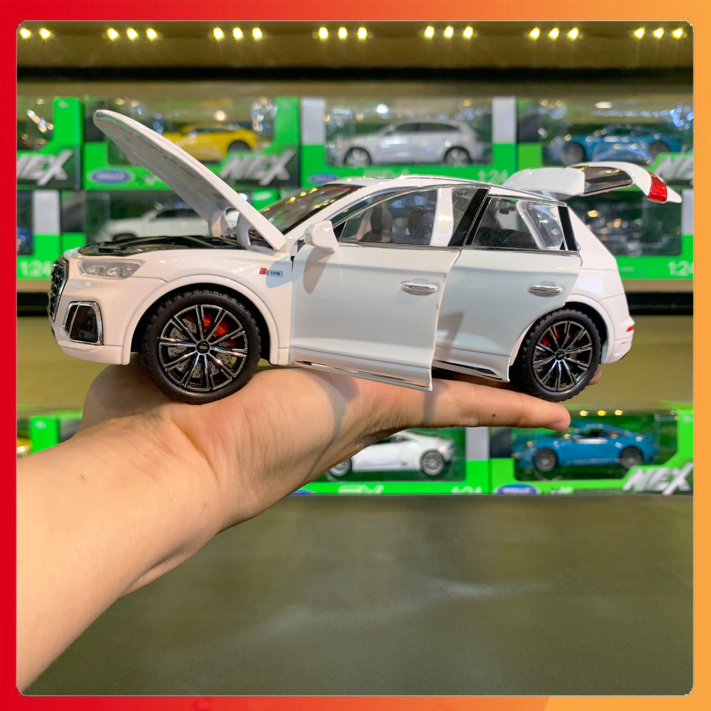 Mô hình xe Audi Q5 tỉ lệ 1:24 Newao