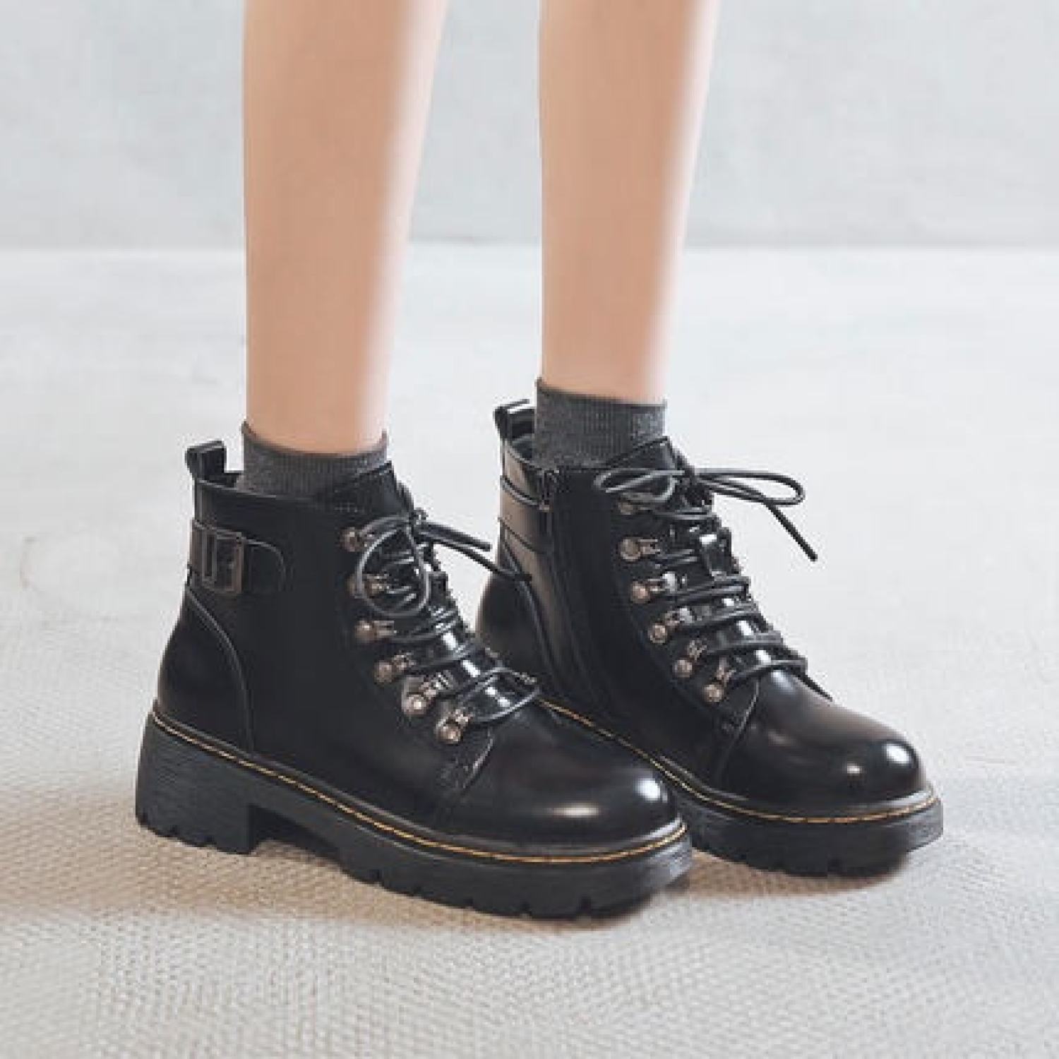Bốt Nữ Retro Đinh Tán Giày Da Nữ Đế 3CM