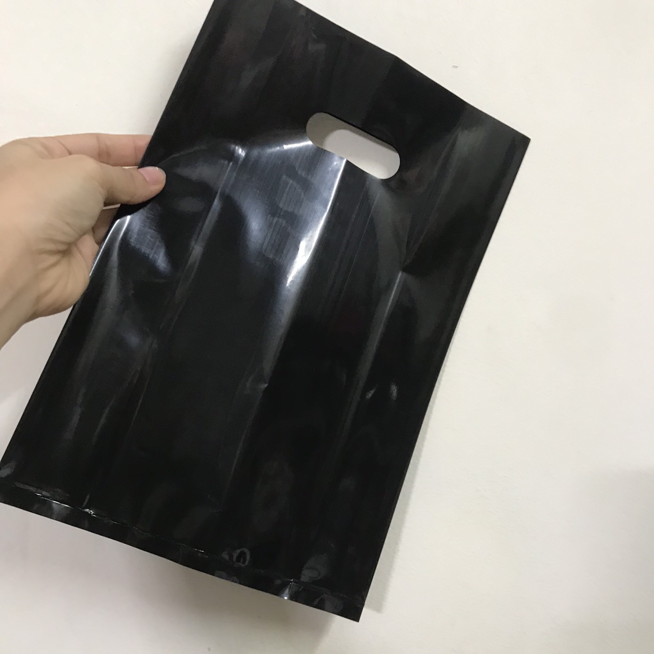 1KG (MÀU ĐEN - SIZE 20X30) TÚI NILON PE BÓNG DẺO DAI