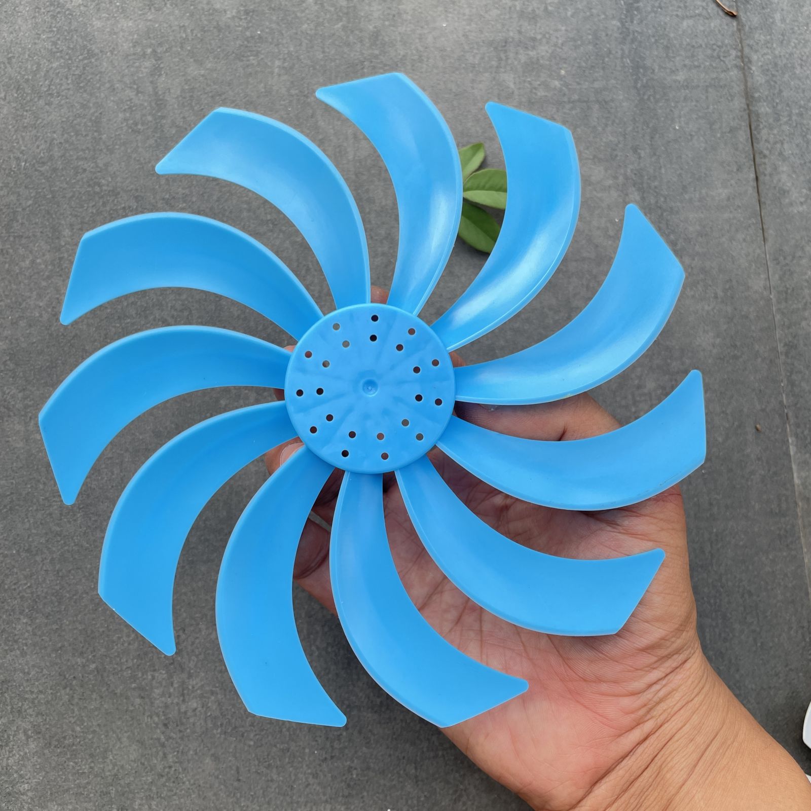 Cánh quạt nghịch 170mm trục 2mm
