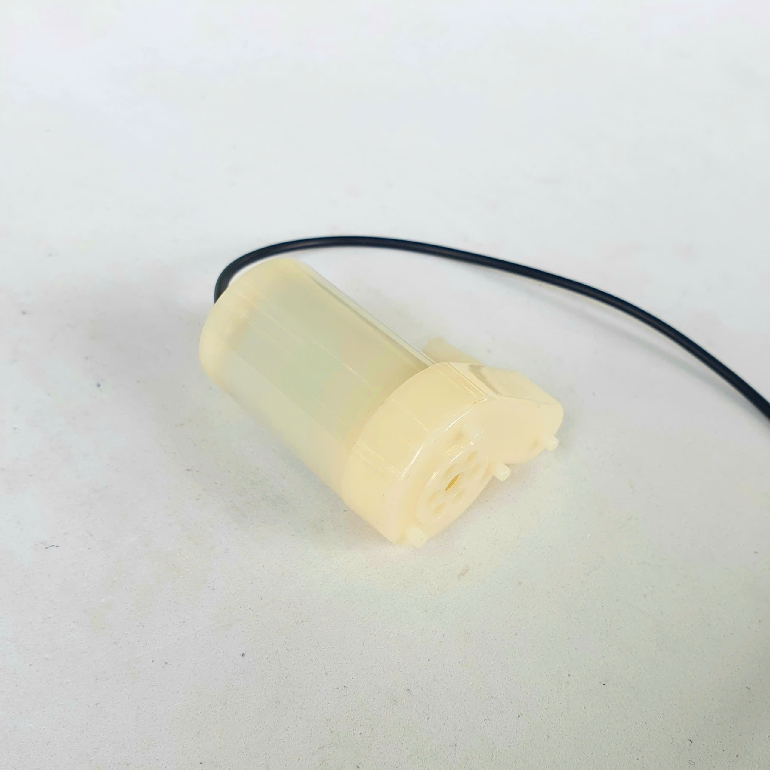 Máy bơm mini bơm chìm siêu nhỏ 5V bơm mạnh và êm
