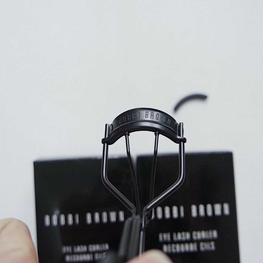 [HCM]Bấm Mi Bobbi Brown