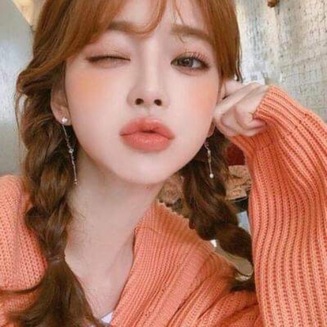 Phấn má lameila có 2 tone màu hồng cam