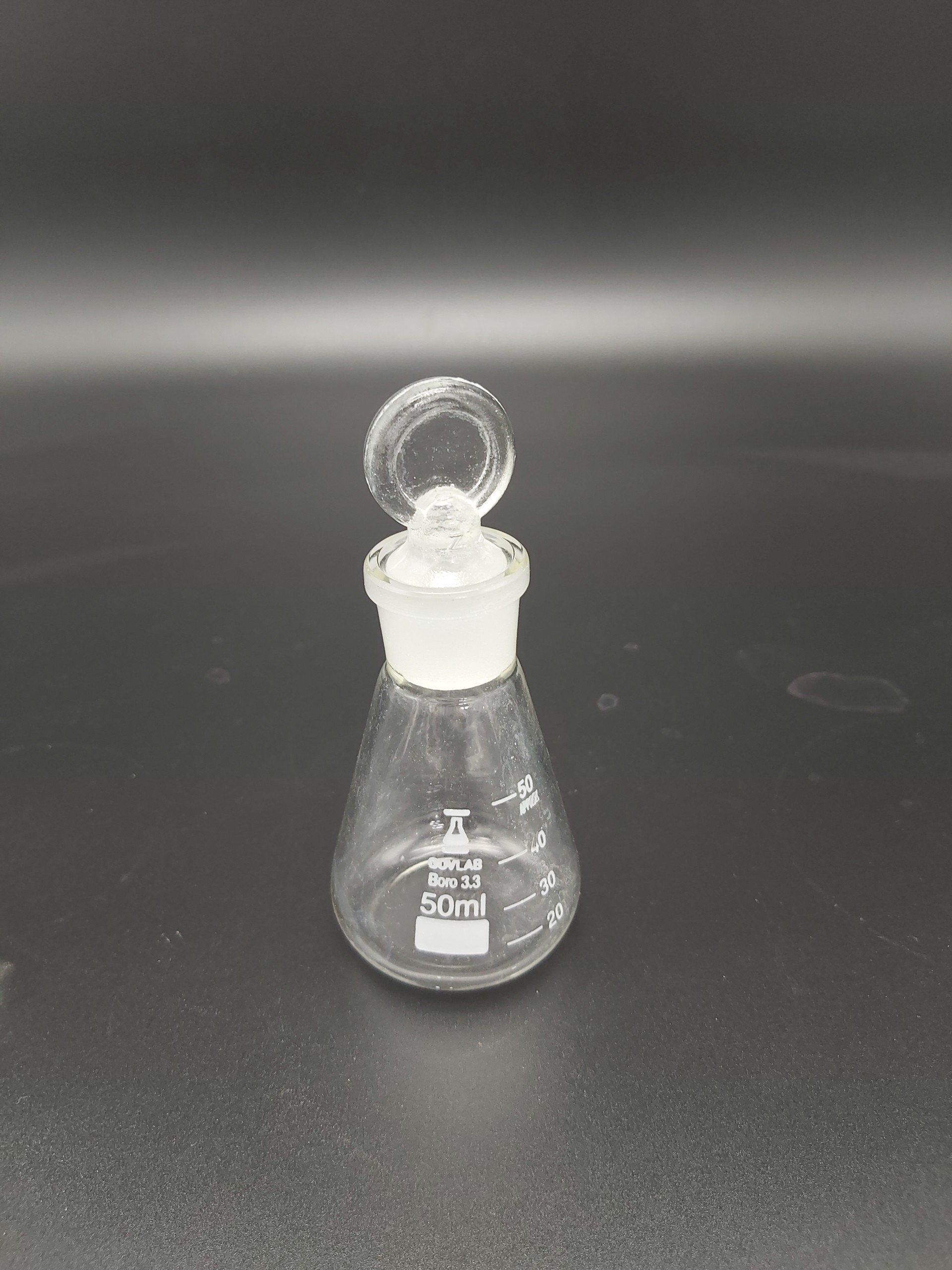 Bình tam giác có nút 50ml Châu Giang