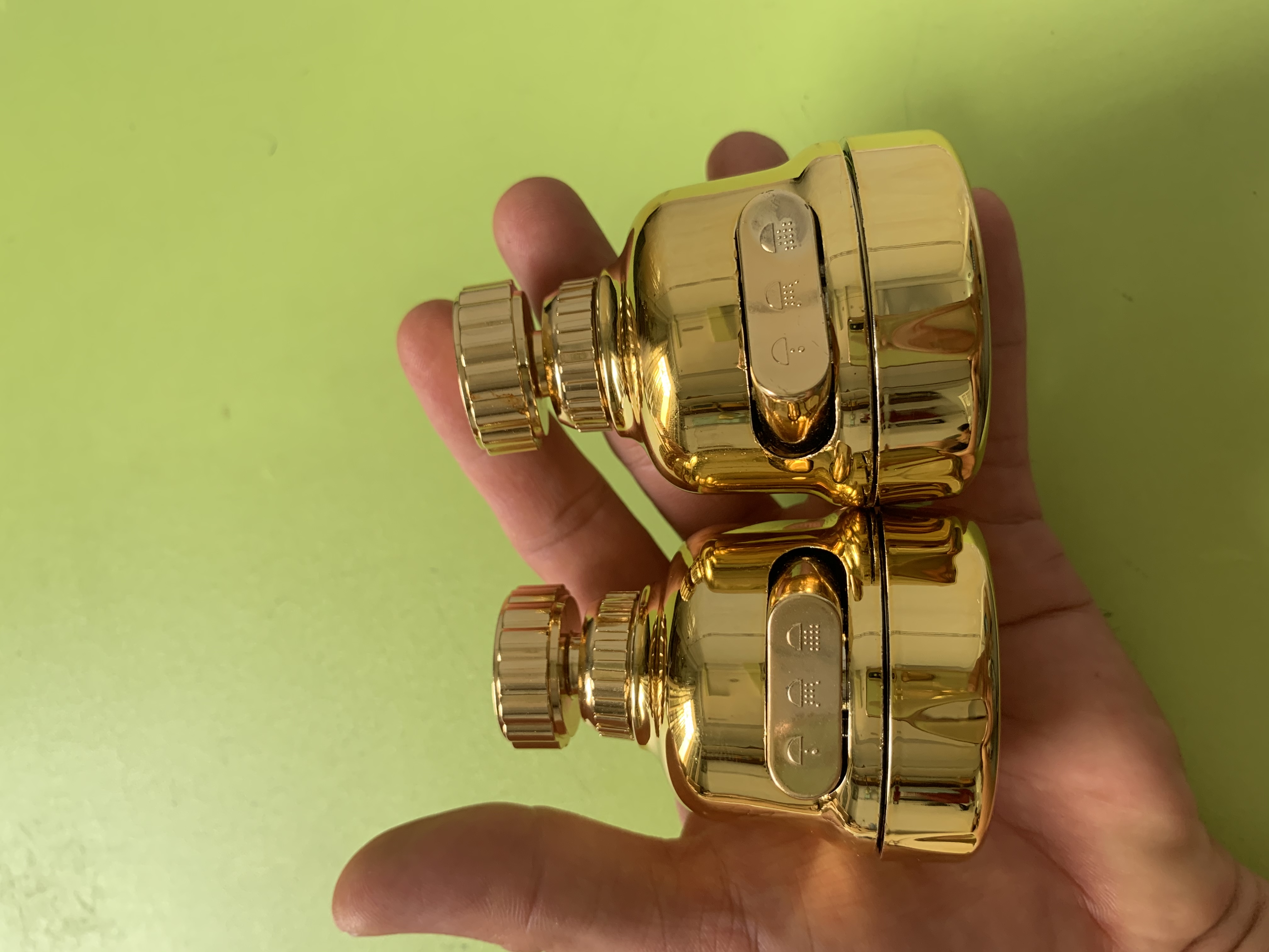 Bộ 2 đầu vòi tăng áp 3 chế độ xoay 360 độ màu vàng không gỉ hangloaitot