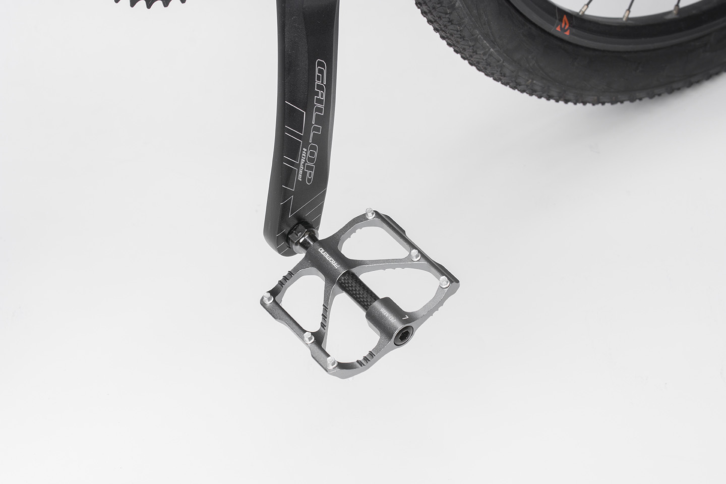 R87C Promend Sports Bicycle Pedals Are Made of Aluminum
